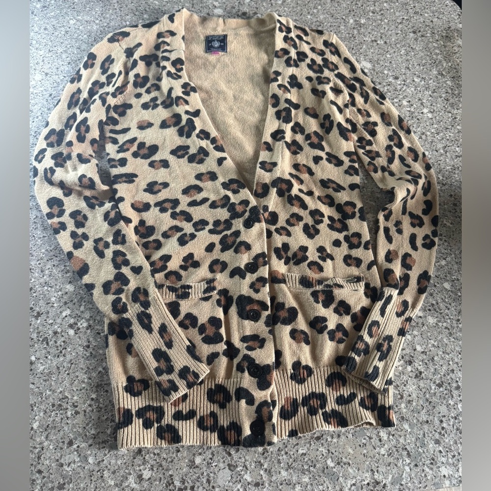 PINK l Victoria's Secret l Leopard Print l Cardigan  l Size: Small